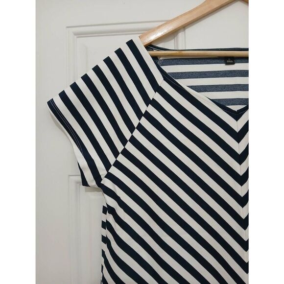 Banana republic womens xl blue white Nautical stripe stretch cap sleeve top - Picture 2 of 5